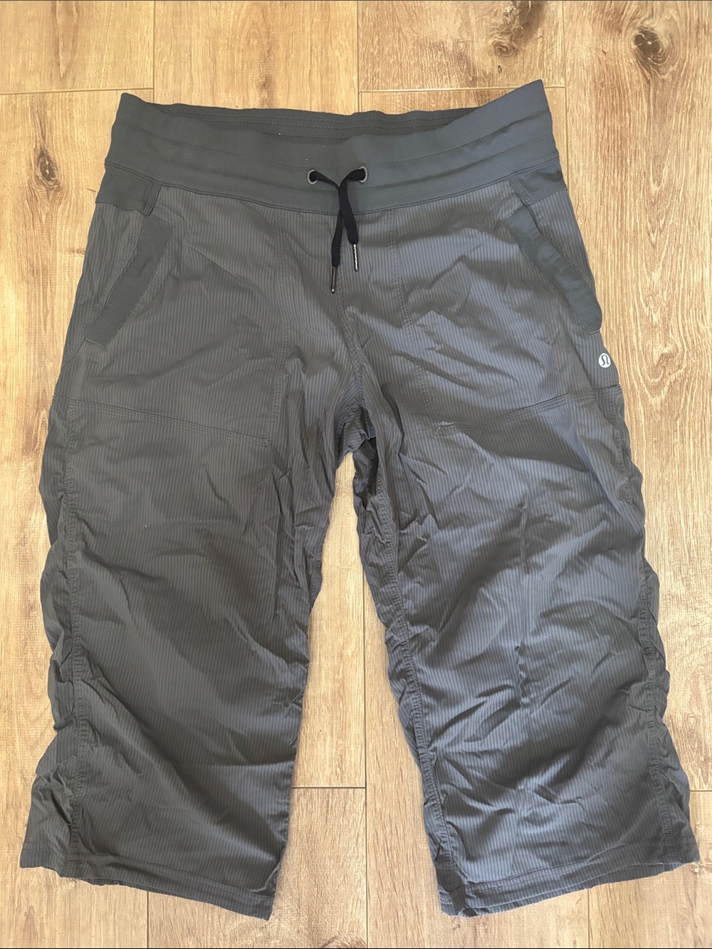 lululemon athletica women’s  Gray Cropped dance studio pants with Drawstring